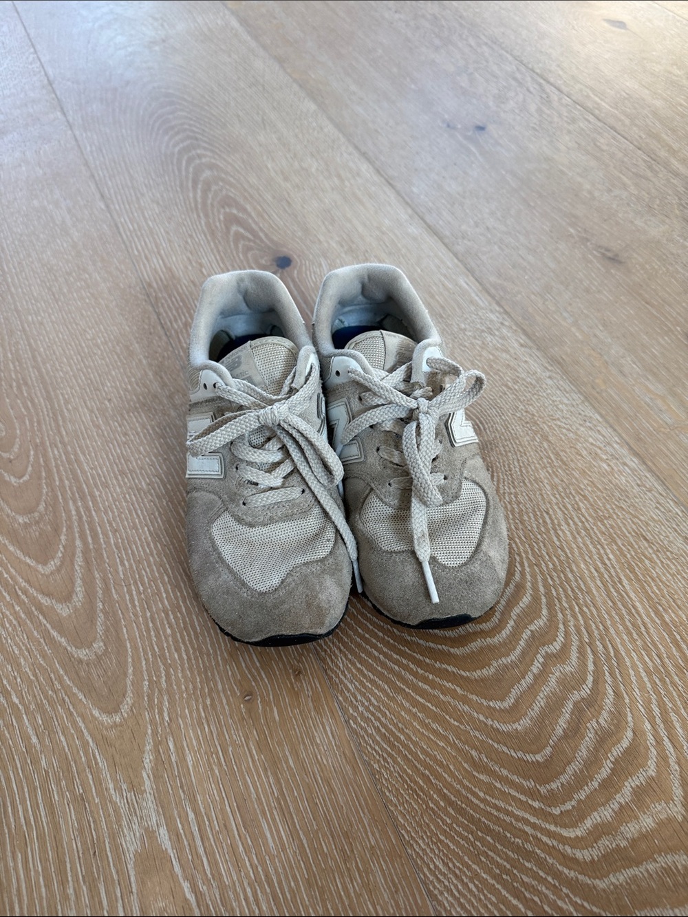 New Balance 574 Kids Grey Suede & Mesh Sneakers